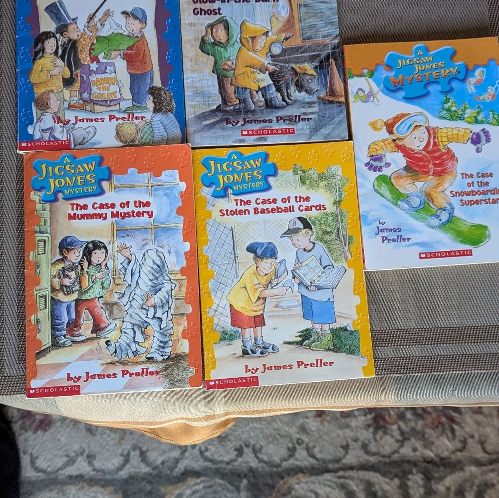 Scholastic Jigsaw Jones Mystery Book Set - Red, Blue, Yellow Covers